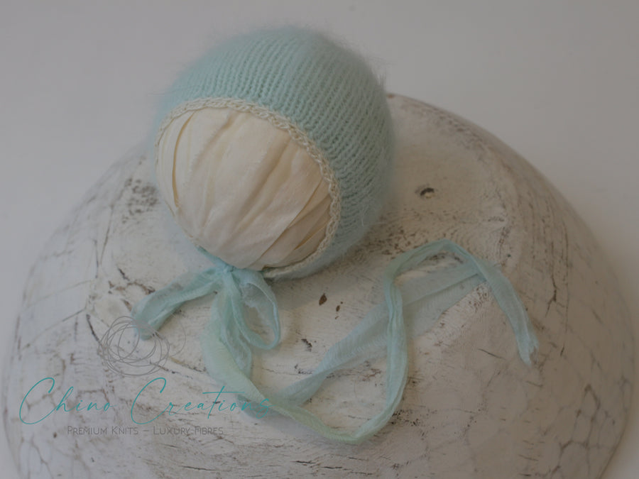 French-Angora Classic Bonnet - Lace Edge - Newborn - Menthe