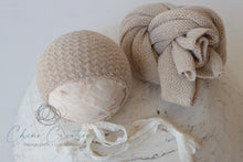 'Botanic Ridge' Textured Bonnet & Long Wrap Set - Newborn - Stone